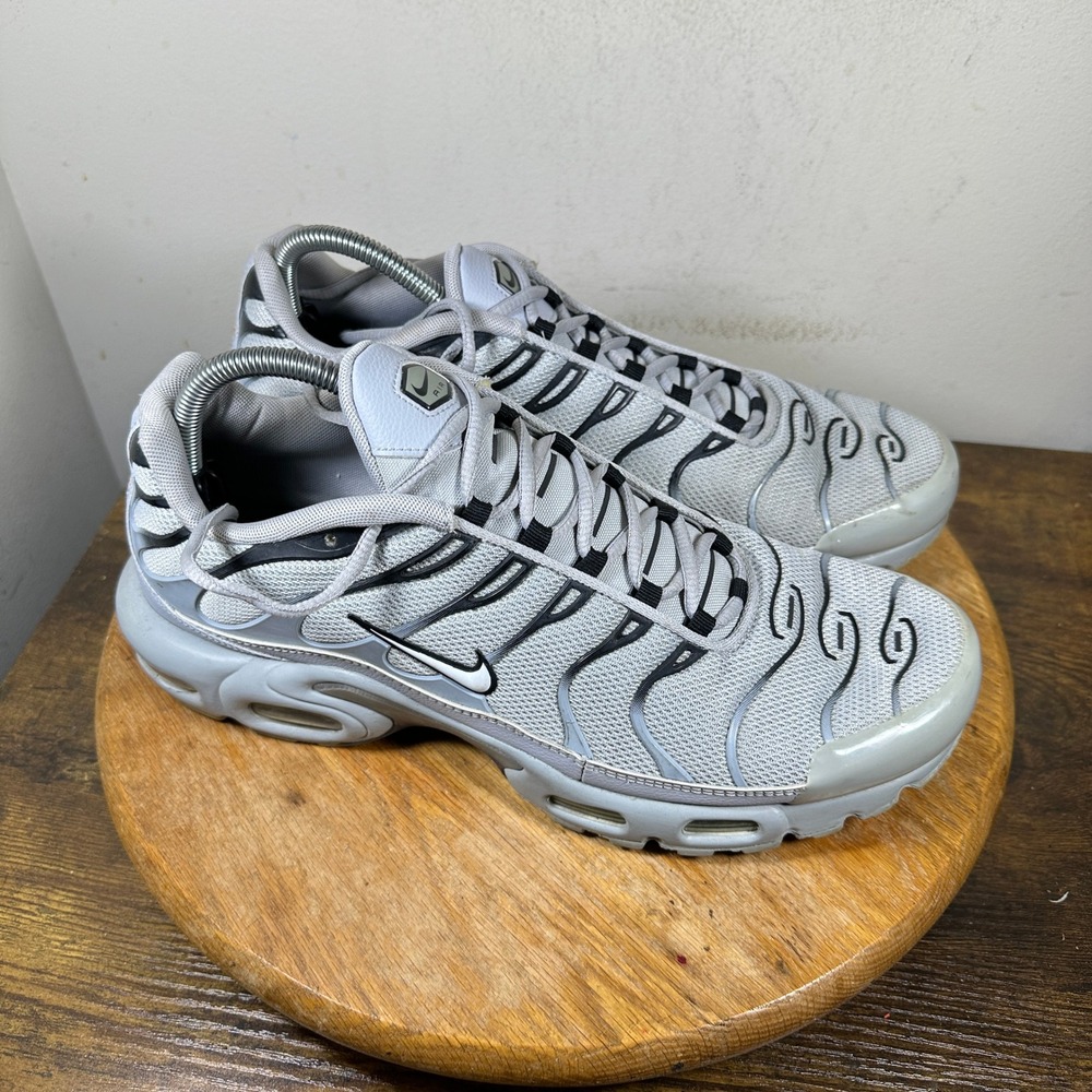 Nike Air Max Plus TN Wolf Grey Black Sneakers 852630-021 Mens 11.5